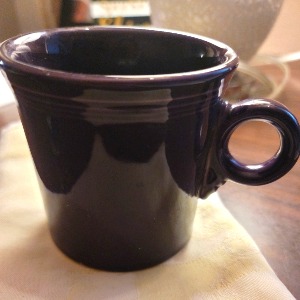 Fiesta tableware purple mug, Tom and Jerry O ring mug